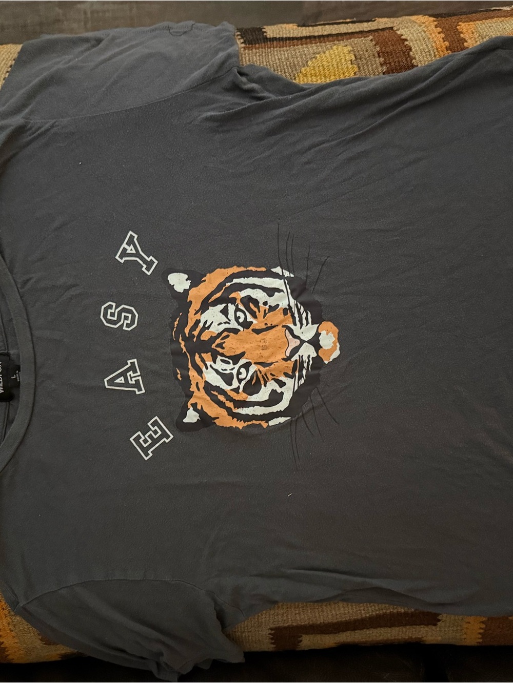 wild fox size L Gray Tiger Graphic T-Shirt